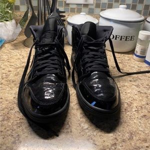 Air Jordan 1 Mid Black Patent Leather